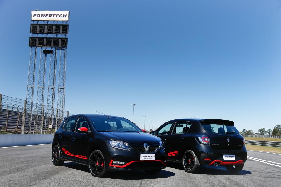  Renault Sandero R.S. 2.0 Racing Spirit 2017 года  (фото 7 из 30)